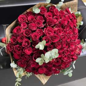  Belek Blumen Strauß aus 101 roten Rosen