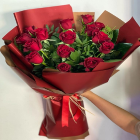  Цветок в Белек  Букет из 15 стильных красных роз