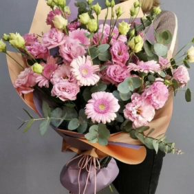  Цветок в Белек  Букет с герберами лизиантусами
