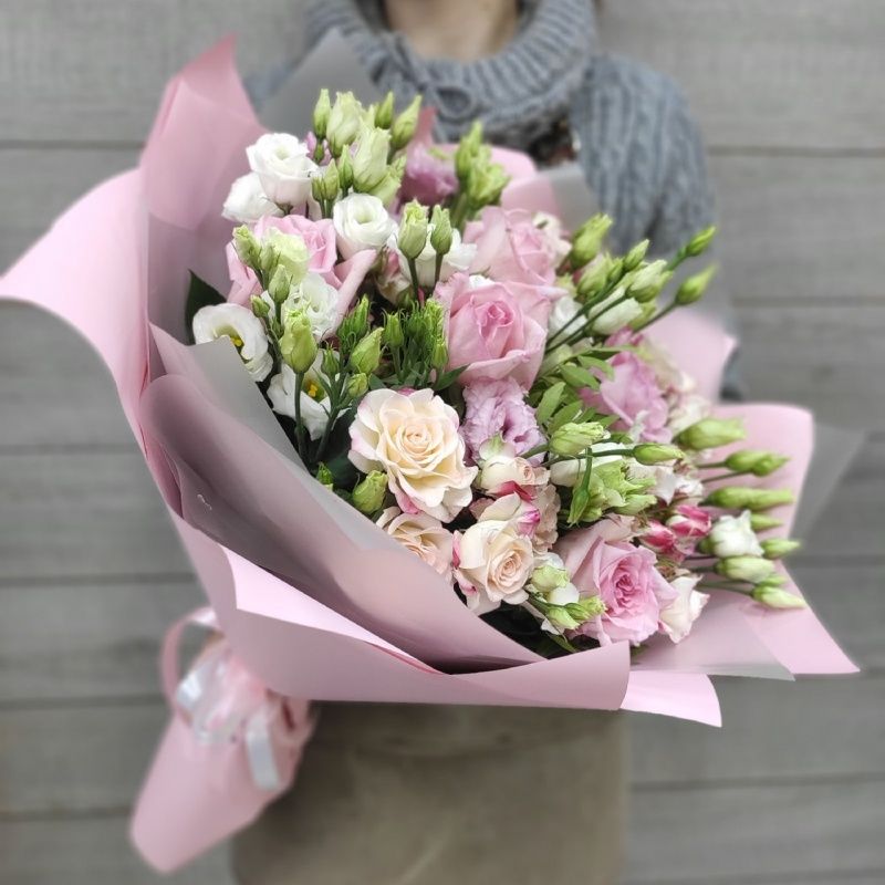  Belek Florist Rose and Lisyantus Bouquet Stylish