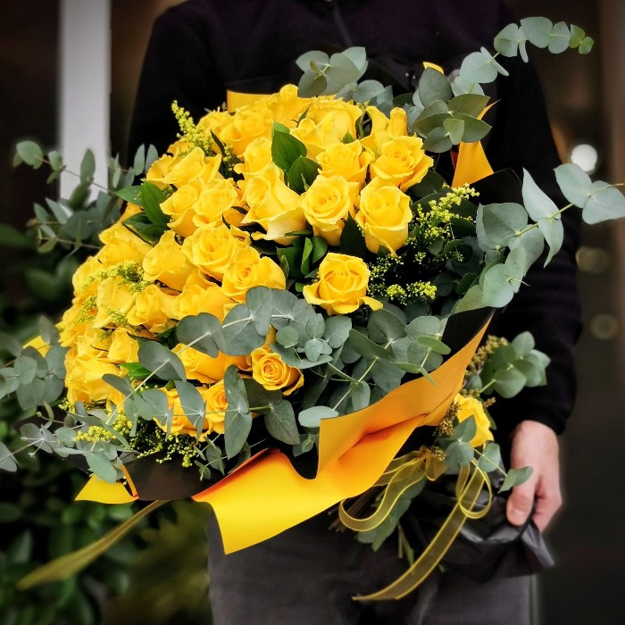  Belek Florist 51 Pieces Yellow Rose Bouquet