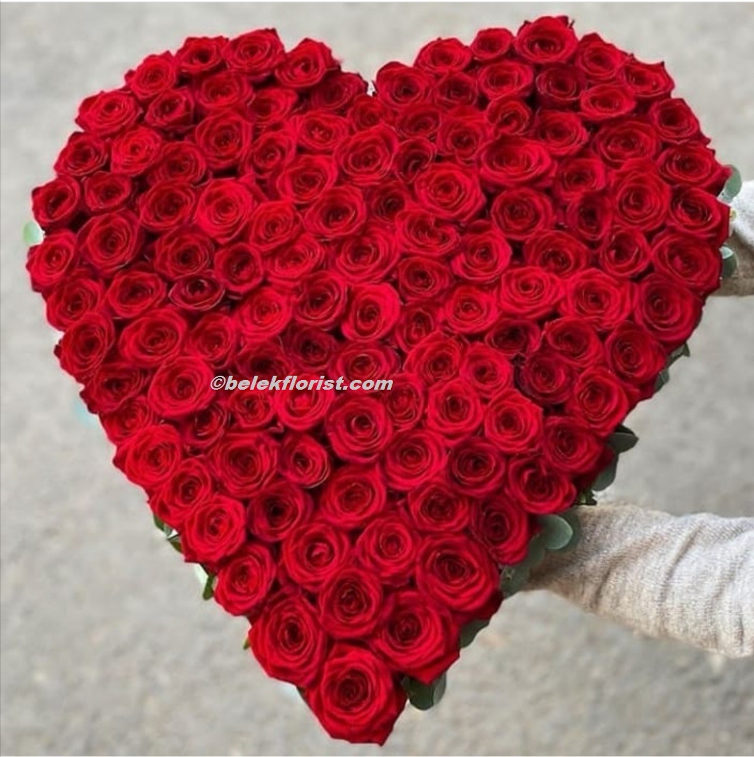  Belek Blumen Heart Rose Arrangement
