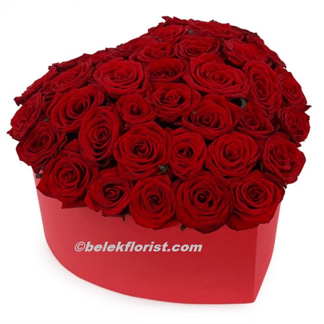  Belek Florist 39pc Rose Heart Box