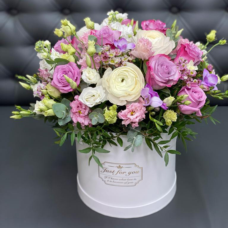  Belek Flower Elegant Arrangement Rose and lisyantus box